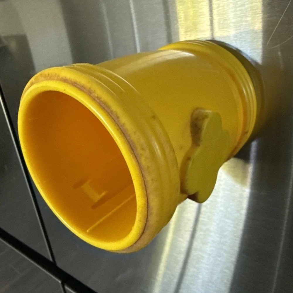 3M Logo Gold Tone Koozie‎ Fridge Magnet Vintage Rare Thick Rubber Plastic